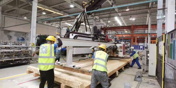 重型設(shè)備搬遷哪家好？重型設(shè)備搬遷過程中需要注意些什么？